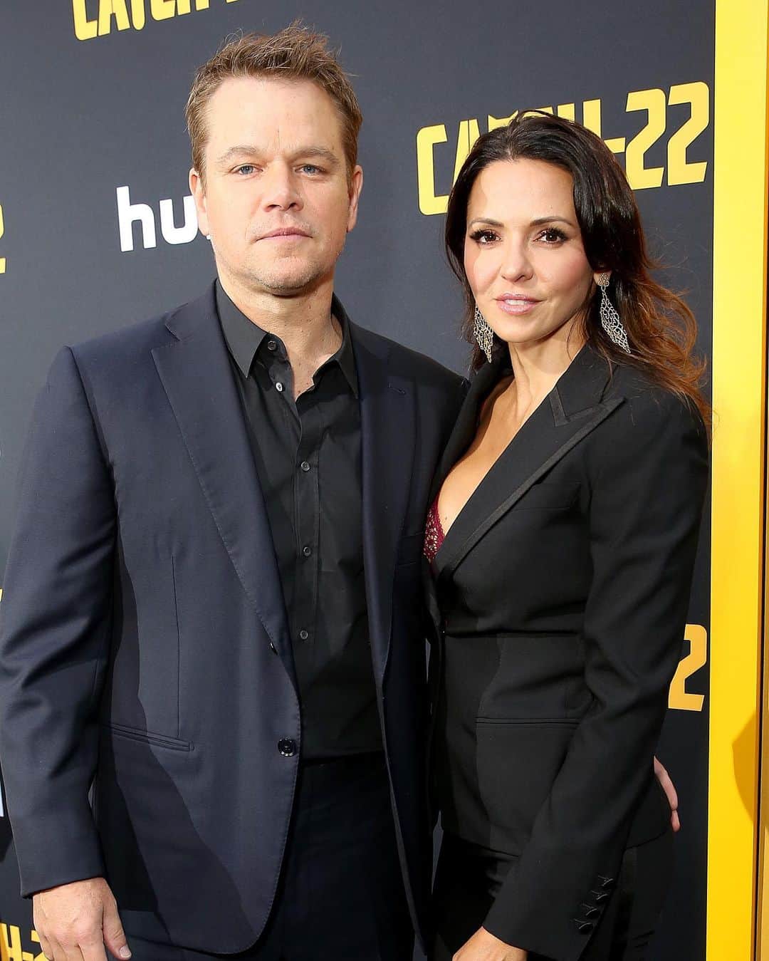 Just Jaredさんのインスタグラム写真 - (Just JaredInstagram)「Matt Damon & wife Luciana couple up for the “Catch-22” premiere! #MattDamon #LucianaDamon Photo: Getty」5月8日 14時48分 - justjared
