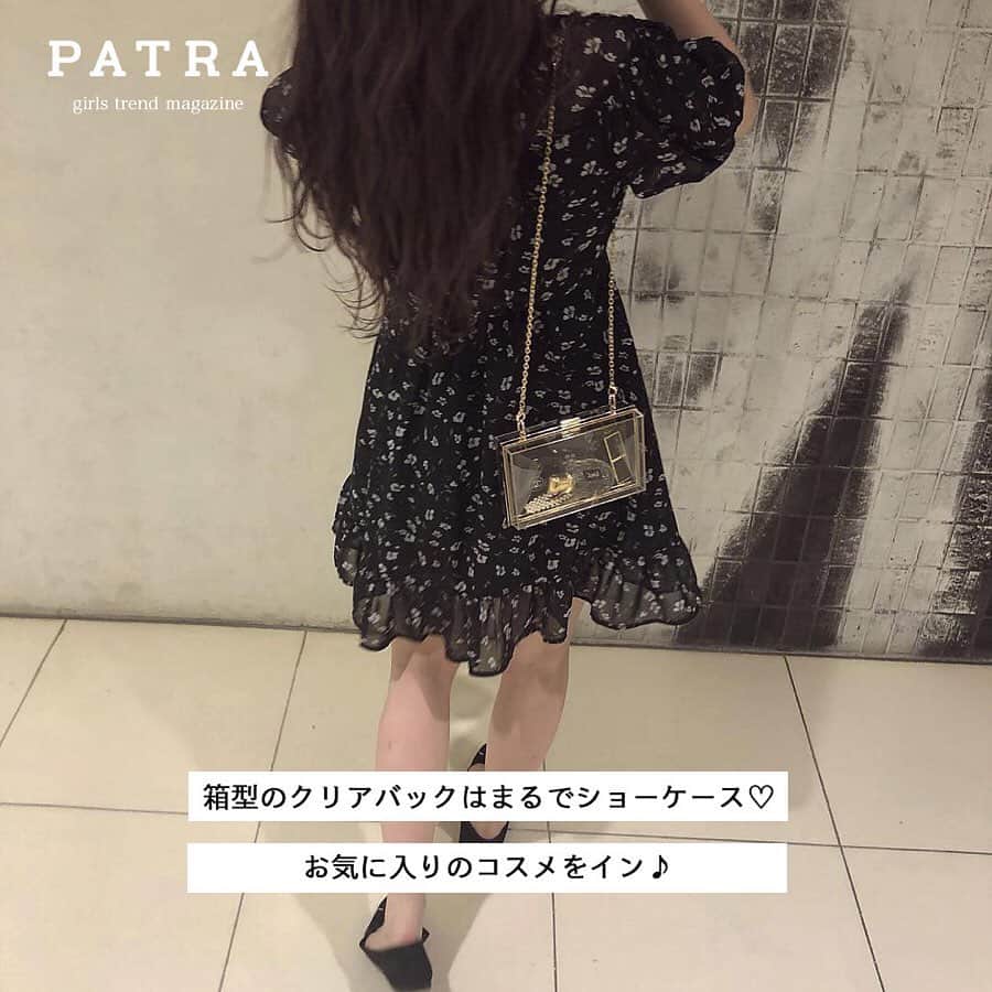PATRA magazineさんのインスタグラム写真 - (PATRA magazineInstagram)「5/7♡スワイプしてね👉「今年注目のクリアバッグ♡」 . クリアバックは使い方によってはおしゃれに見せることができるけど、やっぱり難しい！ バッグの中身をどうやったらおしゃれに見せることができる？ みんなのクリアバッグをご紹介♡ .  Thank you 🌹 @o__kyon__nc / @sakashiii0413 @lg1125k / @mizukithi609 @rina___33 / @tsukikaaa . 今女の子の中で流行っているコトやITEMがあればPATRAをタグ付けして教えてね❤︎ 皆さんのすてきな投稿をぜひ紹介させてください！ . #patra #クリアバッグ #カバンの中身 #今日のコーデ #おしゃれさんと繋がりたい #カジュアルコーデ #サングラス #バッグ #ショルダーバッグ #ハンドバッグ #巾着」5月8日 14時42分 - patra__jp