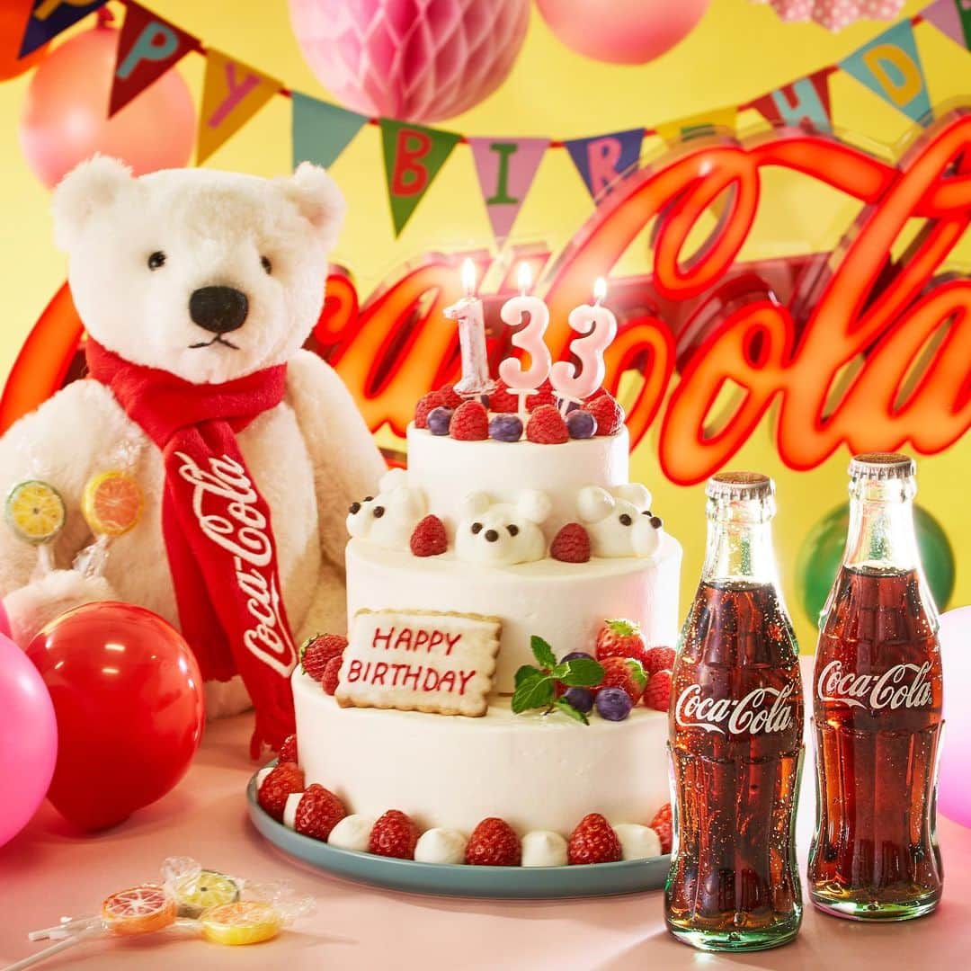 コカ･コーラさんのインスタグラム写真 - (コカ･コーラInstagram)「🎂5/8はコカ･コーラの誕生日🎂 ・ みんなのおかげで133周年😆 いつもありがとうございます！ これからもどうぞ、よろしくね！！ ・ 今日はみんなでパーティ！ ベアもお祝いにきてくれたよ🎉 “ダブルタップ” してパーティに参加しよう♥ ・ みんなからのコメントも待ってます😍 ・ ・ #コカコーラ #コカ・コーラ #133歳 #誕生日 #バースデー #ケーキ #ポーラーベア #happy #可愛い #デリスタグラム #クッキングラム #おやつ #おやつタイム #おやつの時間 #おやつ作り #お菓子作り #グルメ #レシピ #写真部 #コカコーラグッズ #コークグッズ #cocacola #coke #cocacolalife #shareacoke #コカコーラ部 #コーラ #コーク」5月8日 14時55分 - cocacola_japan