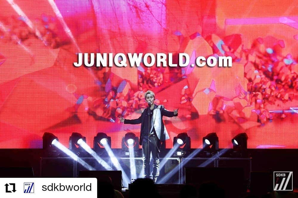 アレン・キボムのインスタグラム：「#Repost @sdkbworld • • • • • • (Uploaded NOTICE For JUNIQWORLD) (Photo)For MASTERPIECE Tour in PERU You can watch on JUNIQWORLD.com en.JUNIQWORLD.com Muchas gracias!」