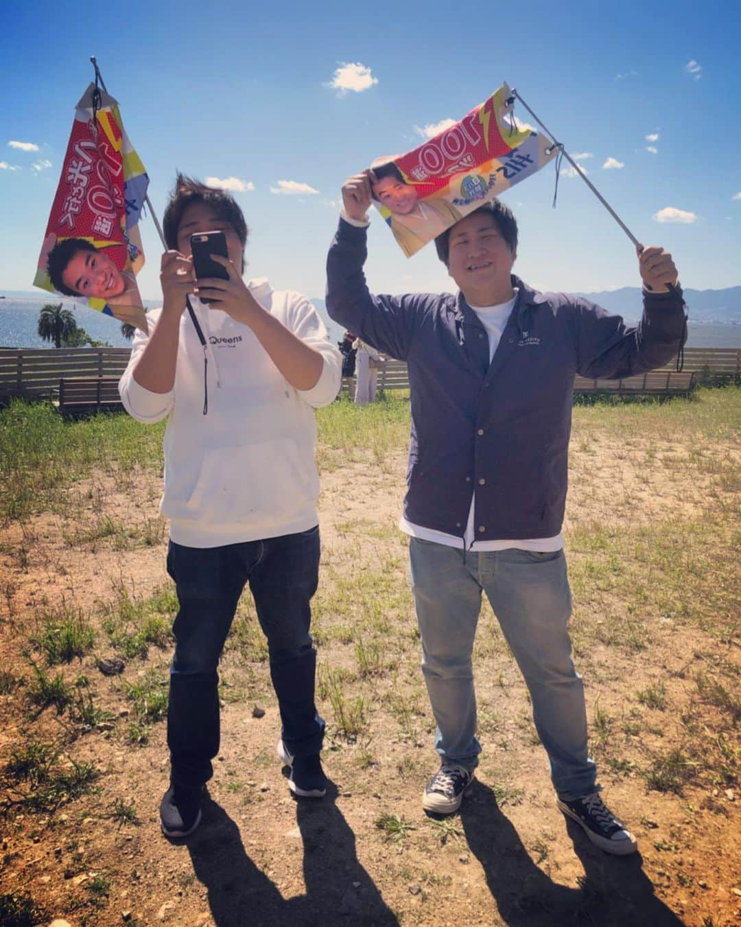 和田美枝さんのインスタグラム写真 - (和田美枝Instagram)「8バスツアー🚌in舞洲でBBQ🥩🥩🥩 #8バスツアー #BBQ #月亭八光 さん #学天即 #アインシュタイン #ダブルヒガシ #ビスケットブラザーズ #コウテイ #女と男 #お天気良くってCDジャケット風な写真撮れた #ビスケットブラザーズの原田くんの唇石原さとみさん風 #金ちゃんの髪型はゆずるくん風 #自転車のサドル風な稲ちゃんと市川くん #楽しいお時間でございました #帽子 #WONDERWOO」5月8日 15時01分 - miewada