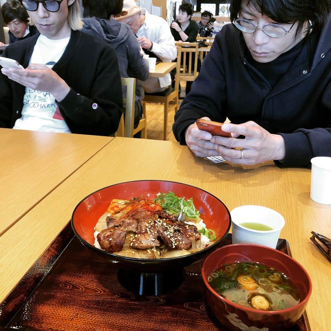 小川博永さんのインスタグラム写真 - (小川博永Instagram)「新しいSAで肉を食らう。松山は遠い。」5月8日 15時01分 - ogawahironaga