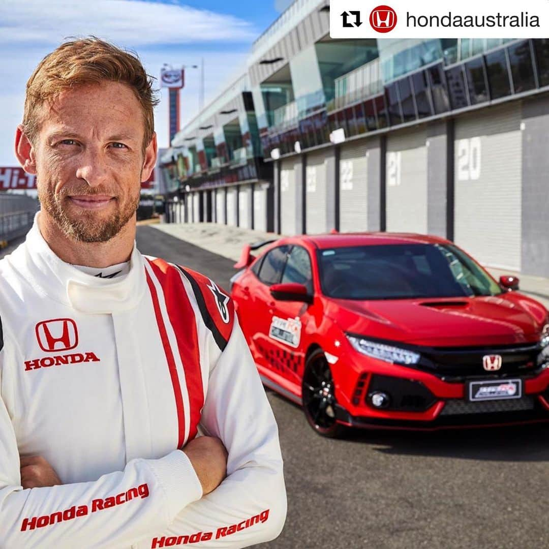 ジェンソン・バトンさんのインスタグラム写真 - (ジェンソン・バトンInstagram)「It’s always a pretty impressive experience driving around Mount Panorama whether it’s in an F1 car or a road car. Back in 2011 I set the unofficial outright lap record and now I’ve grabbed the front wheel drive road car record thanks to the Honda Civic Type R💪🏽😉 link in bio . #Repost @hondaaustralia ・・・ Watch F1 World Champion @jensonbutton_22 take on Bathurst in the 1st Australian Type R Challenge. Link in bio.」5月8日 15時21分 - jensonbutton