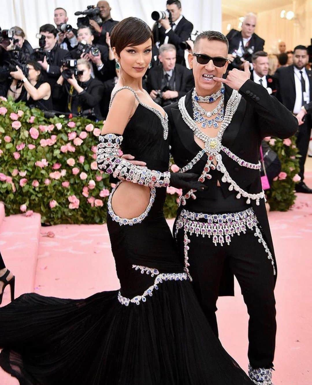 ジェレミー・スコットさんのインスタグラム写真 - (ジェレミー・スコットInstagram)「💎💎💎 ICE ICE BABY 💎💎💎 @bellahadid @moschino」5月8日 15時23分 - jeremyscott