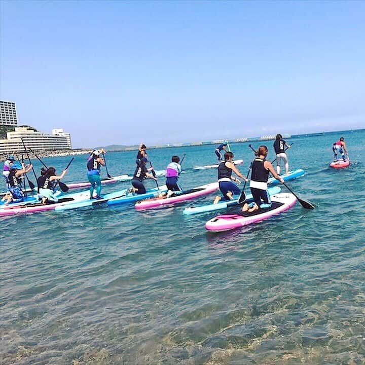 来夏さんのインスタグラム写真 - (来夏Instagram)「#🏝 早くも夏を味わおー🥳 今月19日に熱海でサップイベントがあるよ！ ぜひ参加してね☀️ _  #Repost @ehaco.supcafe ⬇︎⬇︎⬇︎ _  ATAMI SUP & YOGA FESTA 2019🌈  日本のモナコ、熱海サンビーチで サップヨガを満喫しよう🧘‍♀️🧘‍♂️ 最先端のサップヨガやサップレースに エントリーできます！  そしてサップヨガ協会の理事長「田中律子」さんによる  総合MCで開催されます🎤  5.19は熱海に集合‼️ トレンドのサップヨガやサップを楽しんじゃおう！ ■5/19 8：00-8：30　ビーチクリーン 8：30-9：00　総合MC田中律子さんによる開会宣言 9：00-10：00　サップレース（一般の部） 10：30-12：00　サップヨガ体験　 1回約20-30分 ＠2500円  予約制※当日ももし枠が空いてれば体験できます。 水着、着替え持参。 11：00-12：00　サップボード試乗会。 13：00-14：00　サップレース（ペアの部、kidsの部） 14：00　終了  主催：ATAMI SUP&YOGA FESTIVAL 2019実行委員会 実行委員会： @ehaco.supcafe SUPショップ［ehaco］　@japansupyogaassociation 日本サップヨガ協会　Nalu  #supyoga #sup #yoga #yogini #ehaco #roxyjapan  #salomon #starboardjapan #casio #jsya #spout #日本サップヨガ協会 #熱海観光協会 #大熱海漁協 #熱海サンビーチ #熱海」5月8日 15時41分 - rairairaika