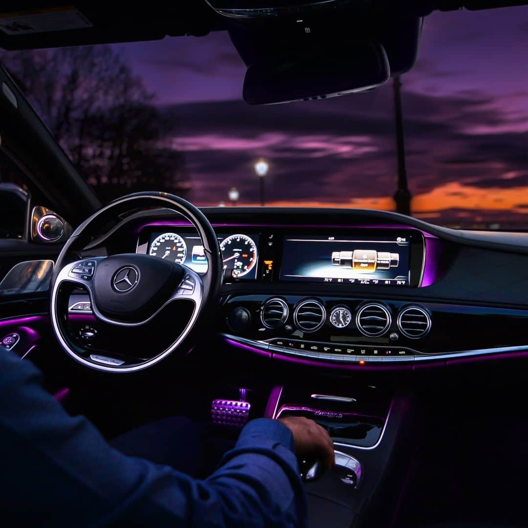 メルセデス・ベンツさんのインスタグラム写真 - (メルセデス・ベンツInstagram)「A work of art. 💘 Photo by @salehnikon. . #MercedesBenz #🌟 #SClass #ambientlighting #mbfanphoto #automotivedesign #workofart #interiordesign #nightsky #atnight #mbcar」5月8日 15時45分 - mercedesbenz