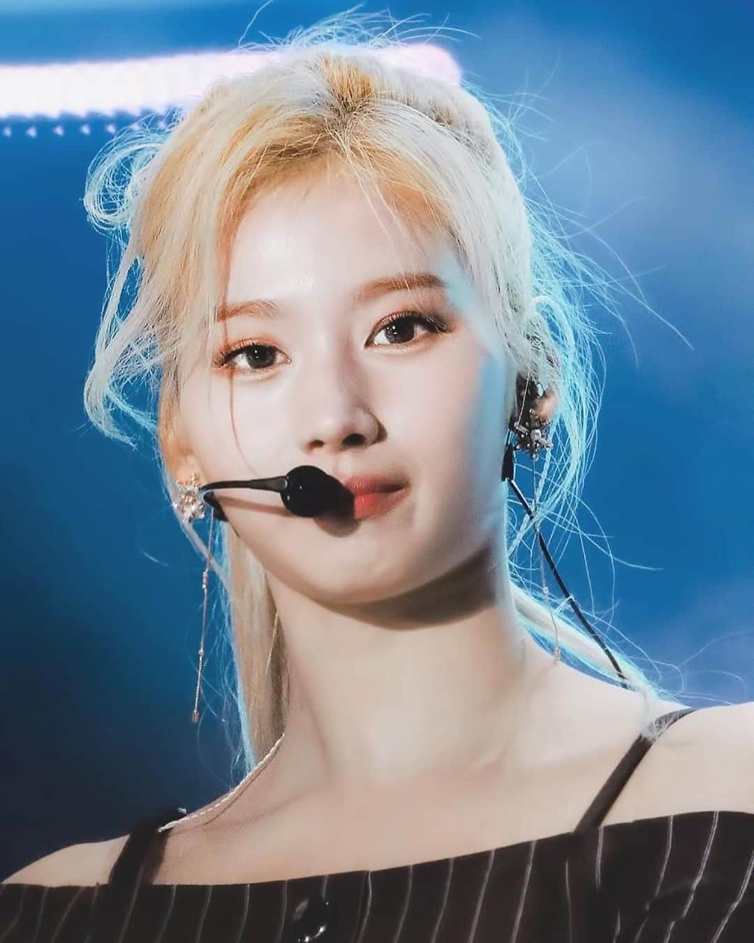 サナさんのインスタグラム写真 - (サナInstagram)「— : 🐿 ♩ #twice #sana #sanaminatozaki #minatozakisana #사나 #jyp #yesoryes #kpop 190428 ♪ SBS Inkigayo Super Concert [ © unforgettable ]」5月8日 15時47分 - twicesana