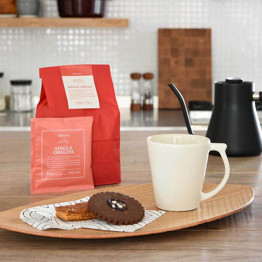 LIVING MOTIFさんのインスタグラム写真 - (LIVING MOTIFInstagram)「. Special gift set for MOTHER’S DAY 5/12（日）は母の日。日頃の感謝を伝えるギフトはお決まりですか？ . オンライン限定の人気雑貨とお茶やコーヒーを組み合わせたギフトセット。お母さんの好きなお飲み物に合わせ、ゆったりした大切な時間も一緒にプレゼントはいかがでしょうか。 . ※5/9（木）12:00までのご注文につき、母の日当日の配達が可能です。（一部離島を除く） . www.livingmotif.com #livingmotif #リビングモティーフ #store #roppongi #tokyo #interior #mothersday #mothersdaygift #gift #giftset #母の日 #母の日ギフト #母の日プレゼント #ギフト #ギフトセット #コーヒー #マグカップ #ハーブティー #ティーカップ #煎茶 #湯呑み」5月8日 16時32分 - livingmotif