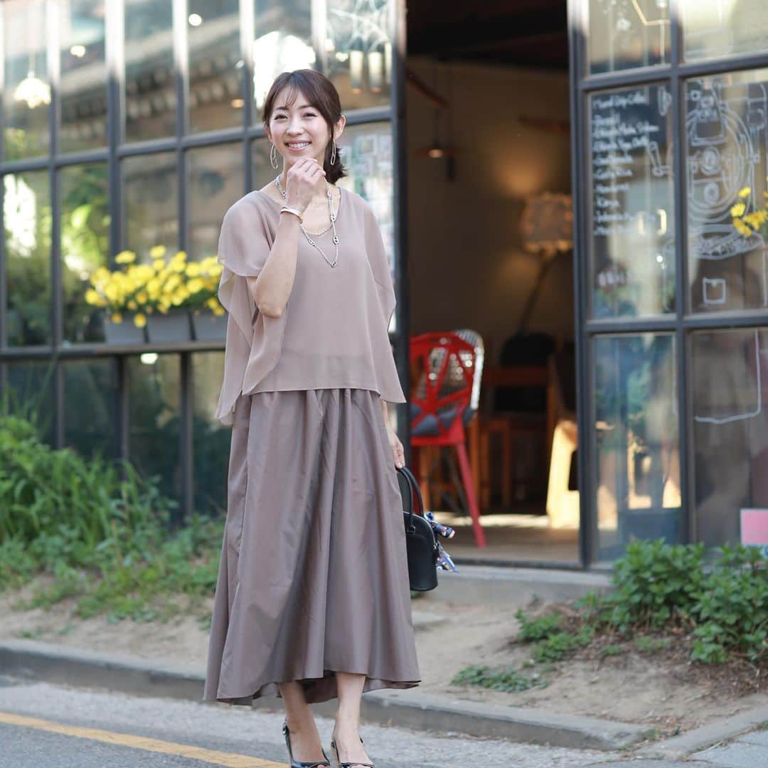 木本泉さんのインスタグラム写真 - (木本泉Instagram)「-﻿ カフェへ☕️﻿ ﻿ 韓国、本当にお洒落なカフェが多い！！！﻿ ﻿ 写真3枚目以降⏩﻿ ﻿ 全部ワイヤーで作られたもの👏﻿ すごい👀﻿ ﻿ #韓国#韓国カフェ#seoul#cafe#izumi_trip」5月8日 22時24分 - izumikimoto
