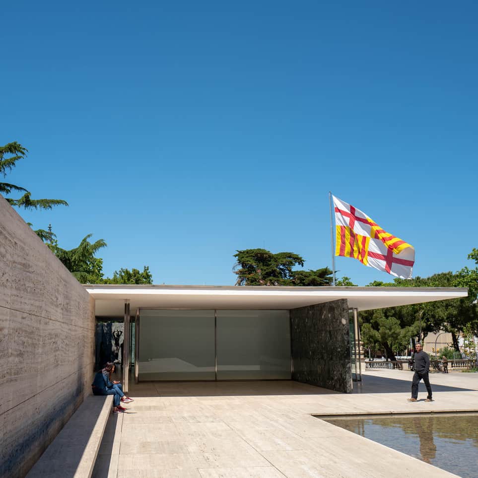 武井義明さんのインスタグラム写真 - (武井義明Instagram)「思い出しバルセロナ。ミース・ファン・デル・ローエのバルセロナ・パヴィリオン。建築そのものを見る。」5月8日 22時22分 - bebechef
