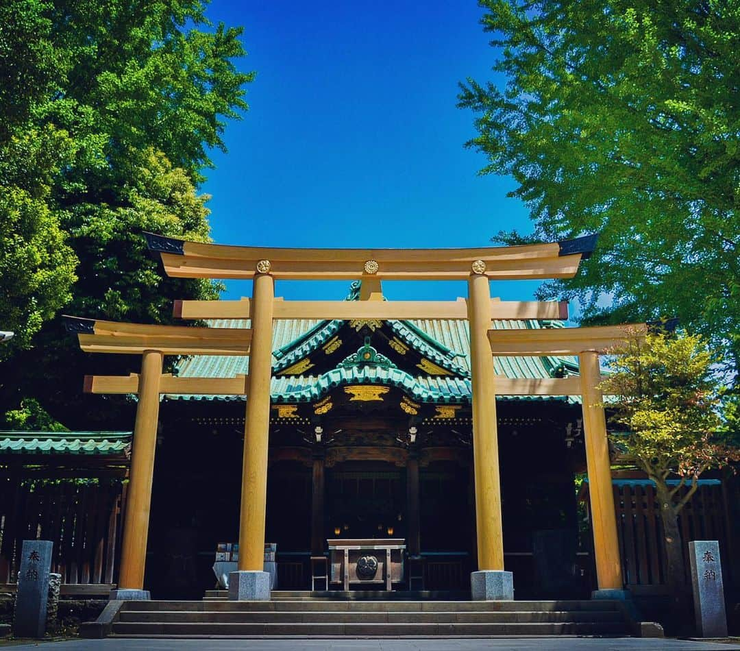 墨田区さんのインスタグラム写真 - (墨田区Instagram)「神々しい✨  #牛嶋神社 #鳥居 #再建  #樹齢170年 の#吉野ひのき を使用 三つの鳥居が合わさった形の#三輪鳥居 は全国的にも珍しい #神社 #神社好き #神社好きな人と繋がりたい  #墨田区　 #すみだ　#sumida　#隅田公園 #photography　#tokyo　#きれい　#follow　#いいね」5月8日 16時57分 - sumida_official