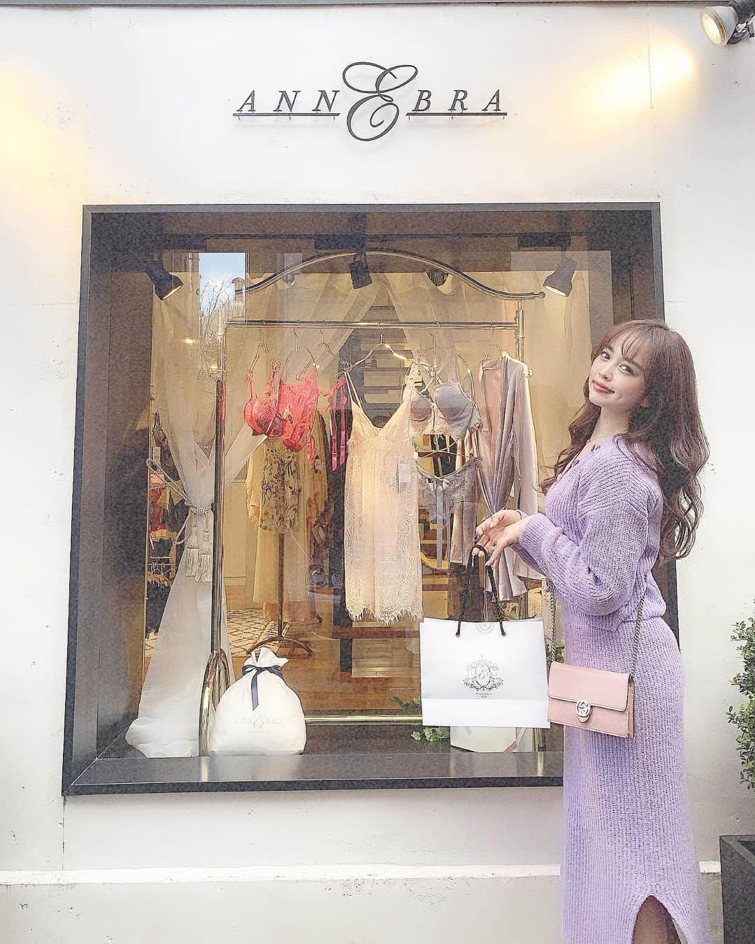 板橋瑠美さんのインスタグラム写真 - (板橋瑠美Instagram)「My Favorite lingerie shop👙❤︎ ・ ・ 日本には無いデザインが沢山あって お気に入りのお店  ANNEBRA❣️ ・ 珍しい大人ランジェリーが沢山あるからよく行ってるの💋 ・ また近々行こっと((((･´ω`･)))) @annebra.jp」5月8日 16時58分 - rumi_official_0616