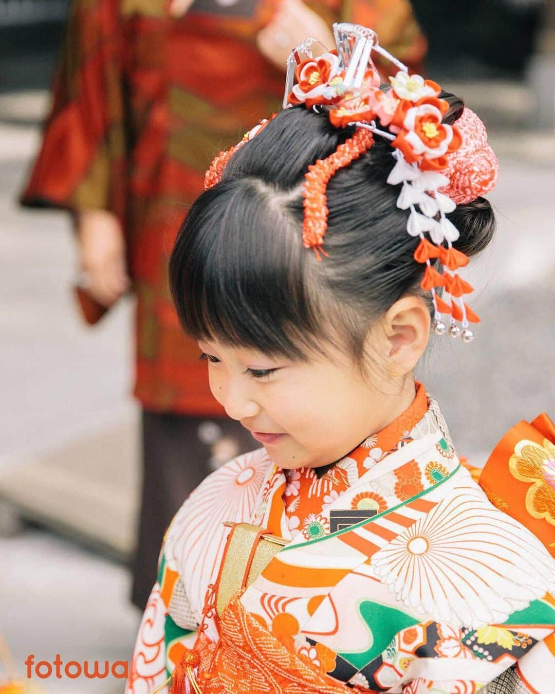 otowa (フォトワ)さんのインスタグラム写真 - (otowa (フォトワ)Instagram)「.﻿ ﻿ 🌱今日のフォトグラファーさん：コヤマ エリカさん🌱﻿ ﻿ 「『大切な人と過ごす時間』をかたちにする﻿ お手伝いが できる喜びを日々感じています。 」﻿ そう語るのは、東京都を中心に活動中の﻿ コヤマエリカさん。﻿ ﻿ 繊細な色使いの写真が得意とのこと。﻿ 日常の何気ないシーンを自然に、﻿ でも特別感を演出しながら切り取ってくださる﻿ フォトグラファーさんです。﻿ ﻿ お部屋に飾りたくなる、何度も眺めたくなる、﻿ そんな素敵なお写真を撮ってみたい！﻿ という方はぜひコヤマさんに﻿ ご相談されてみてはいかがでしょうか💕﻿ ﻿ ...........................﻿ ﻿ ▼コヤマ エリカさんが撮影したお写真はこちら﻿ https://fotowa.com/photographers/erika﻿ ﻿ ﻿ #fotowa #フォトワ #出張撮影 #出張カメラマン ﻿ ﻿ #家族写真 #ファミリーフォト #女の子ママ﻿ #赤ちゃん #親バカ部 #男の子ママ﻿ #赤ちゃんのいる暮らし #育児 #写真好きな人と繋がりたい﻿ #おやばか部 #コドモダカラ﻿ #子育てぐらむ #赤ちゃんのいる生活 #キズナ #子育てぐらむ #イクママ﻿ #ファミリーフォト #新米ママと繋がりたい﻿ #七五三 #七五三ママ #七五三女の子 #753 #七五三写真 #七五三撮影 #七五三3歳 #七五三7歳」5月8日 17時04分 - fotowa.jp