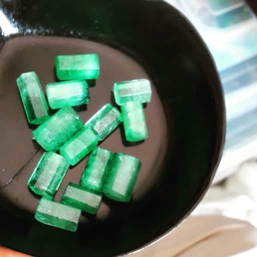 ジェイドジャガーさんのインスタグラム写真 - (ジェイドジャガーInstagram)「Breakfast of champions one emerald or 2 ?  Emerald crystals  for my new collection」5月8日 17時19分 - jadejezebeljagger