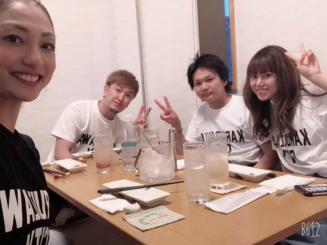 中川愛海さんのインスタグラム写真 - (中川愛海Instagram)「大人の修学旅行VOL.1 in 軽井沢。調子に乗ってKARUIZAWA CITY Tシャツ買っちゃうよねー みんなで軽井沢の間ずっとこのTシャツ着てました！ @ebiimu  @ami_nakagawa_  @oyattosaa_ebisu  #中川愛海 #恵比寿 #くるり #kururi #鶏焼肉クルル #おやっとさぁ #恵比寿おやっとさぁ #軽井沢 #大人の修学旅行 #恵比寿大人の修学旅行 #恵比寿大人の遠足」5月8日 17時31分 - ami_nakagawa_