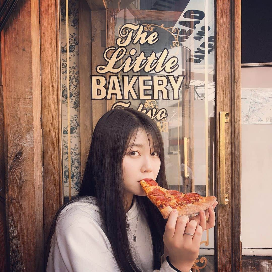 谷中唯彩さんのインスタグラム写真 - (谷中唯彩Instagram)「🍕🍕🍕 . #pizza #🍕 #도쿄맛집 #피자 #thelittlebakerytokyo #原宿カフェ #카페」5月8日 17時34分 - yuisa_erg