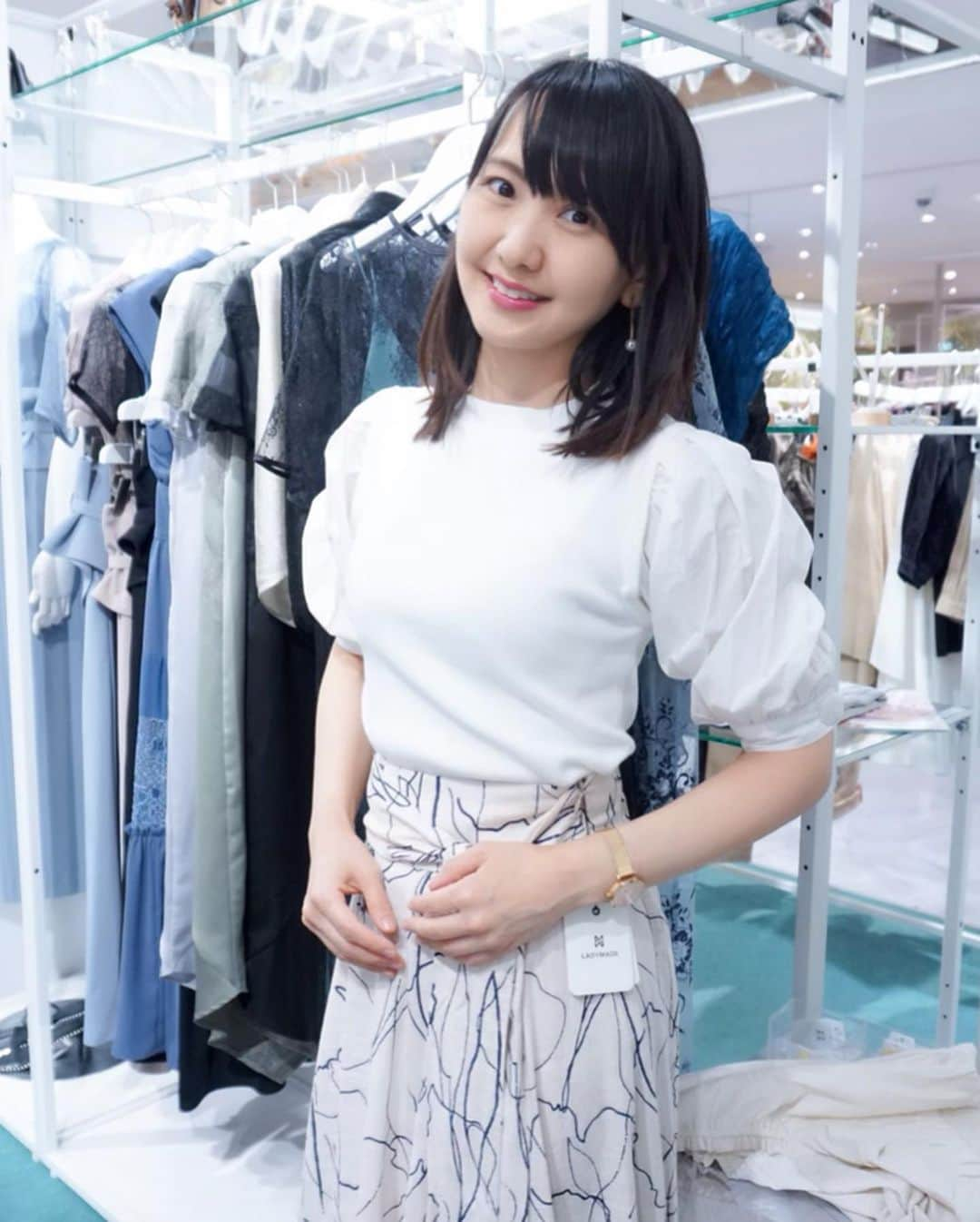 三浦泉さんのインスタグラム写真 - (三浦泉Instagram)「💗 ルミネ新宿2 🎀 2階〜LADY MADE 👗POPUP SHOP に行って来ました🎈 *  ウエストがシェイプされてリボン付きのブラウスをお買い物 したよ♥️❤️💗 *  画像2枚目 異素材のパフスリーブと迷った末に 1枚目のブラウスに👗🎈💕 *  スタイル良く見えて 色々なお洋服に合わせやすそう🎉👗💕 *  新宿ルミネ２で5/26までこちらの催事 開催中❣️ *  #ladymade  @ladymade_official #新宿ルミネ2 #お買い物 #shopping  #夏服 #コーデ #コーディネート」5月8日 18時02分 - princessizu1201