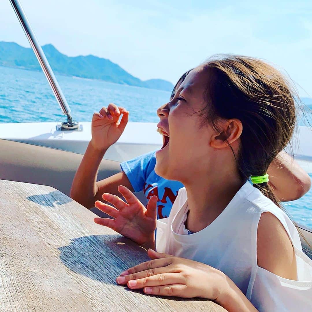 のインスタグラム：「はー、、、GW長いと思ってたけど、楽しくてあっという間だったなぁ…と物思いにふける水曜日。 #イリタン #楽しいgw #大満喫 #mydeariris #gw #daycamp #fishing #onsen #familytime」