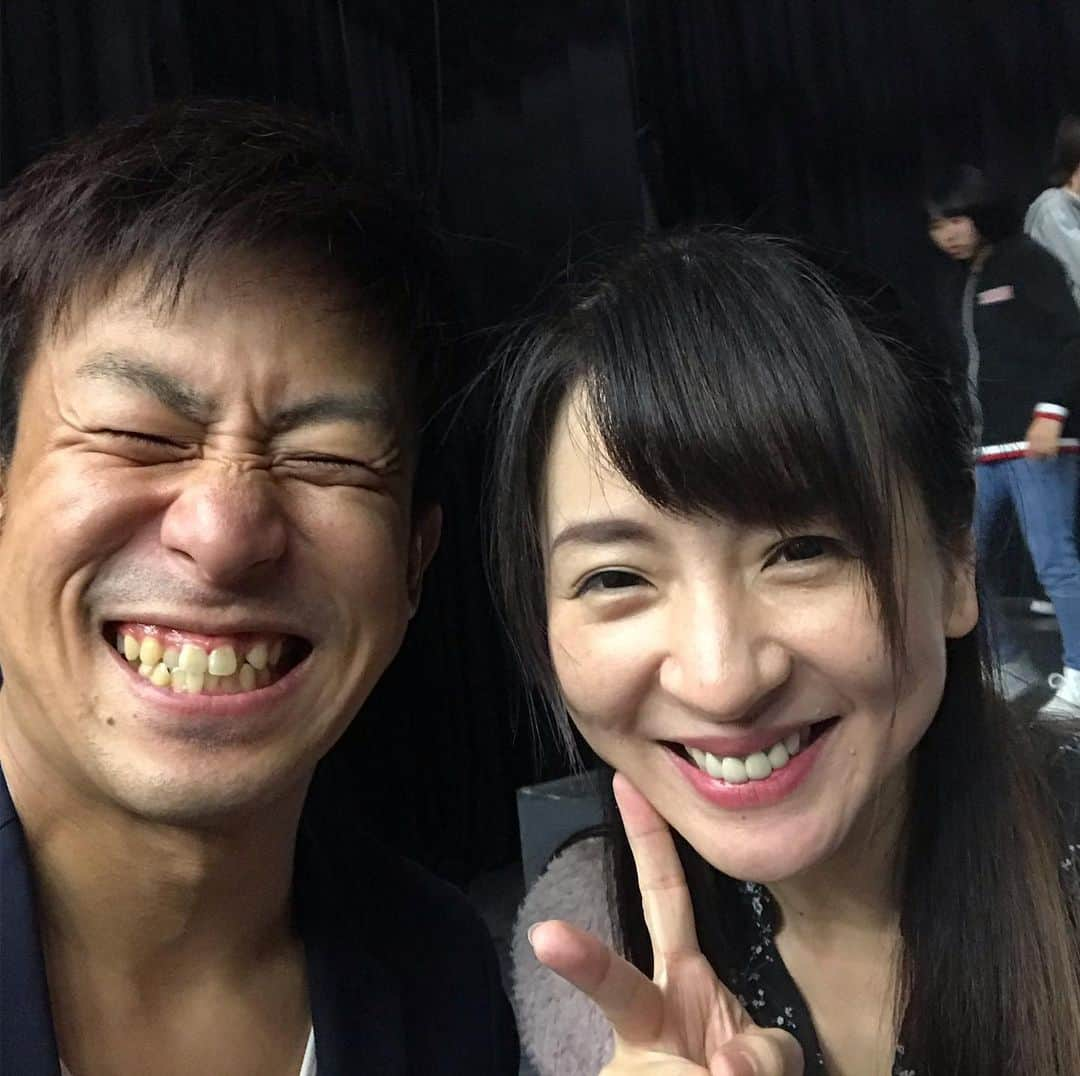 菊地浩輔さんのインスタグラム写真 - (菊地浩輔Instagram)「G.Wにごっちり演じさせてもらいました！ 劇団クラゲ荘 「才能の無いぼくら」 みんなで突っ走った5日間9公演でした！！ 今回の作品に関われた事が今後の自分の財産になると思える舞台でした！ 主演の幸さん！ 桂さん！ 順平くん！ 足木くん！ 茶谷さん！ ヒデさん！ 新村ちゃん！ 橘さん！ 雨ちゃん！ みきちゃん！ にゃんちゃん！ たいちゃん！ 宇都宮くん！ 大谷くん！ 金岡くん！ 川崎くん！ 平くん！ 富永さん！ 永松さん！ 汐風さん！ 木村さん！ 佐藤さん！ 冬子さん！ 竹内さん！ せいちゃん！ 遊喜師匠！ そして、 脚本演出の万吉さん！！ ありがとうございました！！ 稽古から本番終わるまでの約1ヶ月間、ホントに濃い時間を過ごさせてもらいました！！ なのに！万吉さんと幸さんと写真撮り忘れた！！！ なーにやってんだかよ！  #劇団クラゲ荘 #才能の無いぼくら #演劇 #芝居」5月8日 18時21分 - okikusaaan