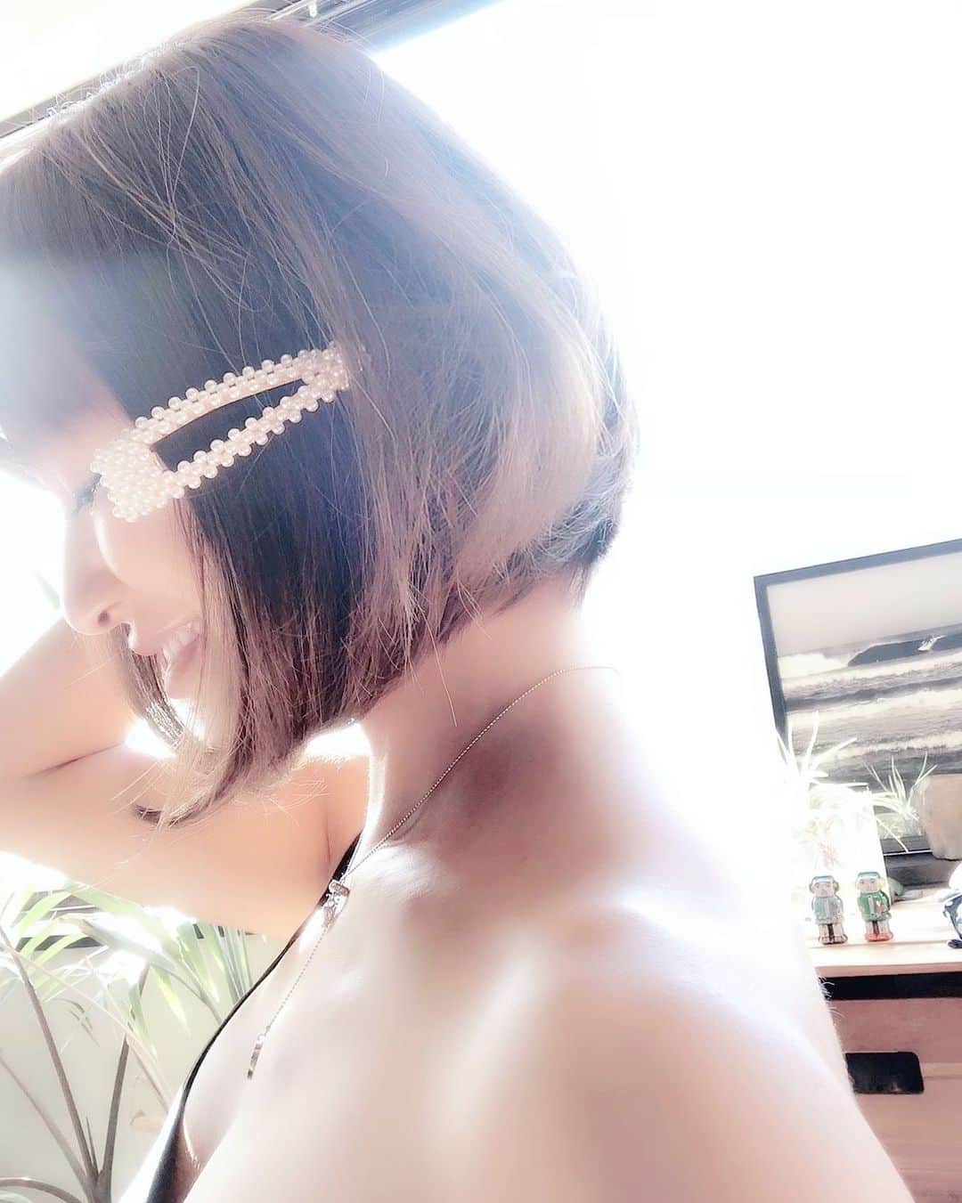 紺谷みえこのインスタグラム：「カラーは @avedajapan  です。 最近ヘアピン率高め(*´³`*) ・ #haircolor #style #aoyama #model #selfie #healthy #morning #ヘルシー #カラー #アヴェダ  #青山 #アッシュ #セルフィー #美容 #美髪 #スタイル #モデル #ヘアピン #ヘアピンアレンジ #ボブヘアー #大人ボブ」