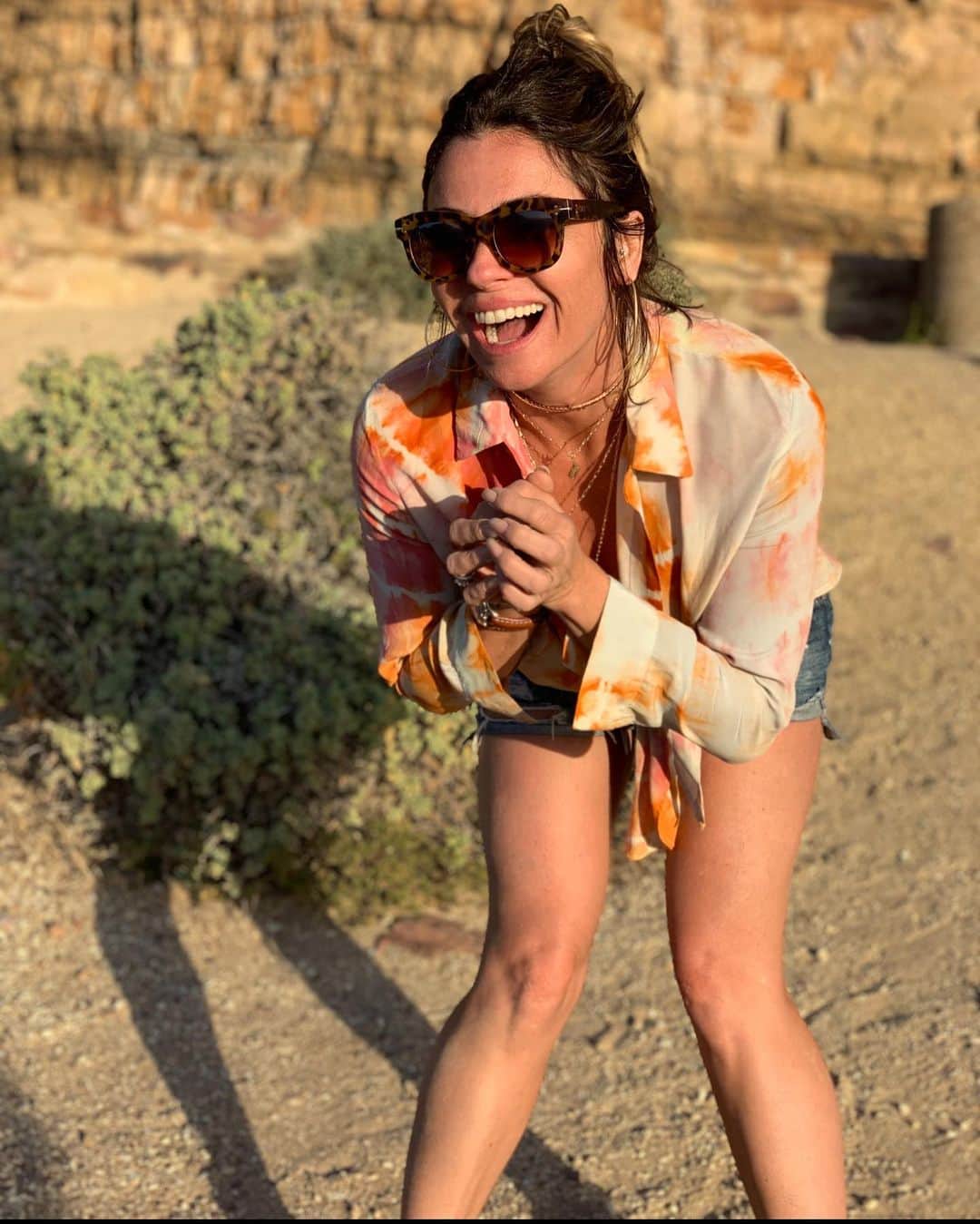 Giovanna Antonelliのインスタグラム：「🌈 Bom dia com uma boa risada !!!!! 🌈Se Alegre e alegre os outros!!!!! Desejo uma super quarta feira pra vc, cheia de surpresas boas!!!!! 🌈」