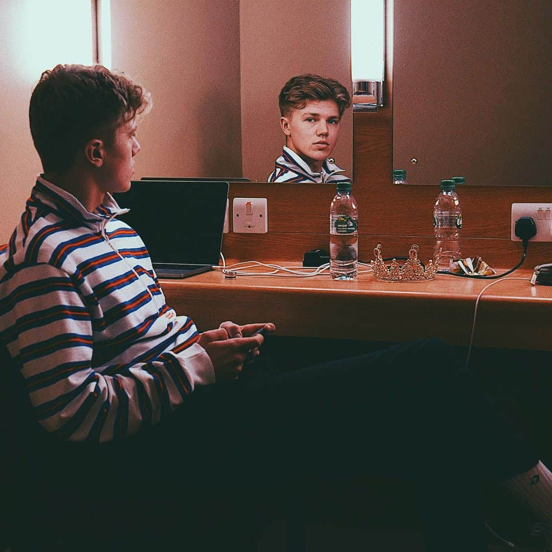 New Hope Clubさんのインスタグラム写真 - (New Hope ClubInstagram)「Stop staring at yourself and stream #LoveAgain George 🙄」5月8日 18時48分 - newhopeclub