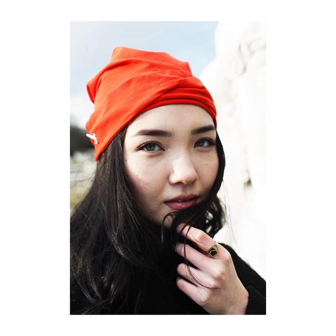 ミュールバウアーさんのインスタグラム写真 - (ミュールバウアーInstagram)「Mühlbauer | #summerclassics ▪️ @aya_shalkar wears KORA ♥️ This soft and light #turban is made from #organic #cotton #jersey and therefor very comfortable to wear. #hatmakers #vienna 📷 @ninakvk」5月8日 18時50分 - muehlbauer_hats