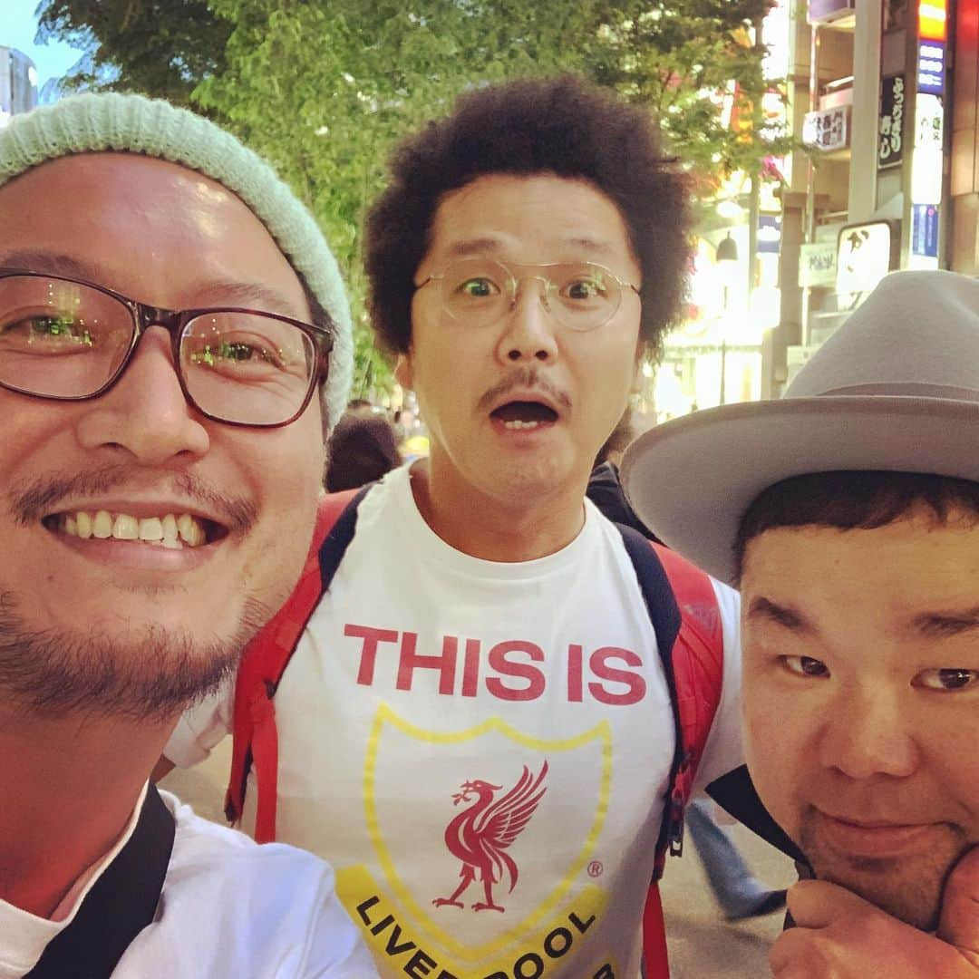 西寺郷太さんのインスタグラム写真 - (西寺郷太Instagram)「‪ボズ・スキャッグスのオーチャード・ホールに向かう途中で、日本人離れした陽気なムードの連中に声かけられた！‬」5月8日 19時00分 - gota_nonareeves