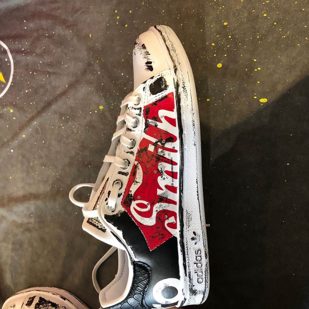 ヨアン・ベナルアンのインスタグラム：「Swag #adidas #cocacola #yb29pablopicasso」