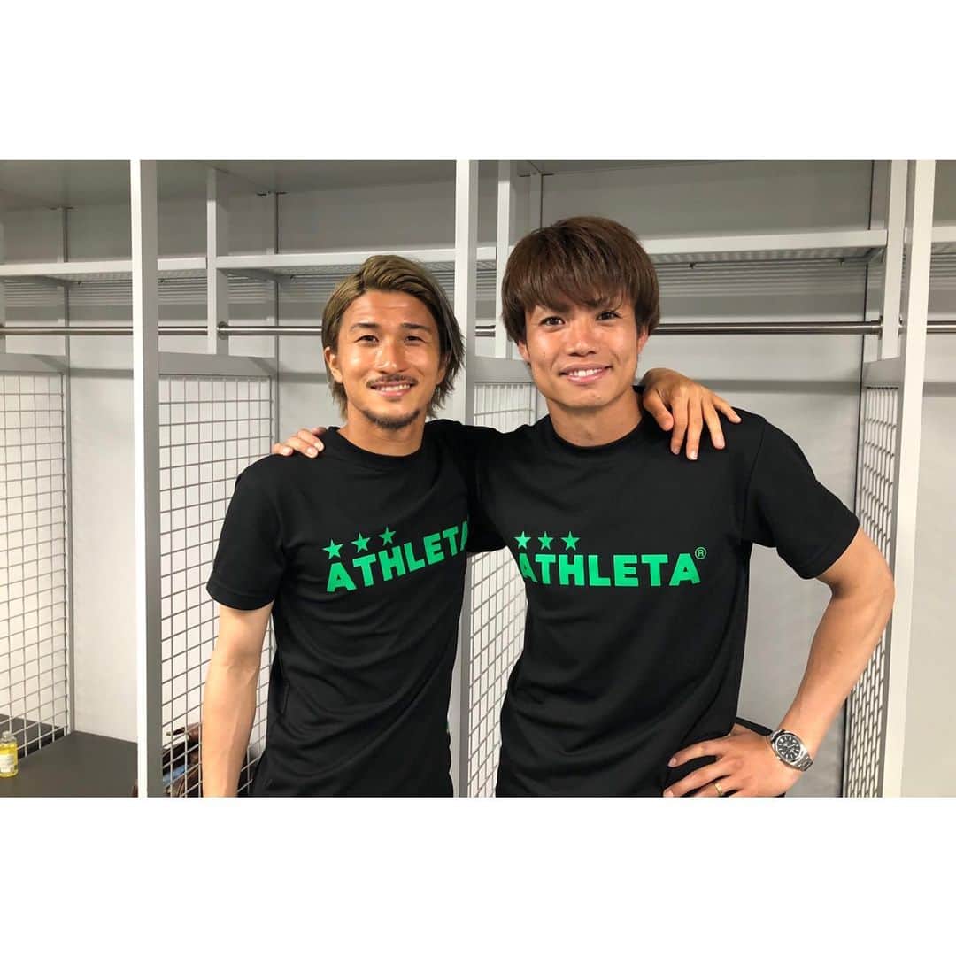 のインスタグラム：「. 試合後にゴールした2人で📸✨ #jleague #jリーグ #j2 #東京ヴェルディ #tokyoverdy #verdy #verdyfamily #soccer #football⚽ #football #サッカー #フットボール #小池純輝 #佐藤優平 #19 #⚽️ #味の素スタジアム #味スタ #vファーレン長崎」