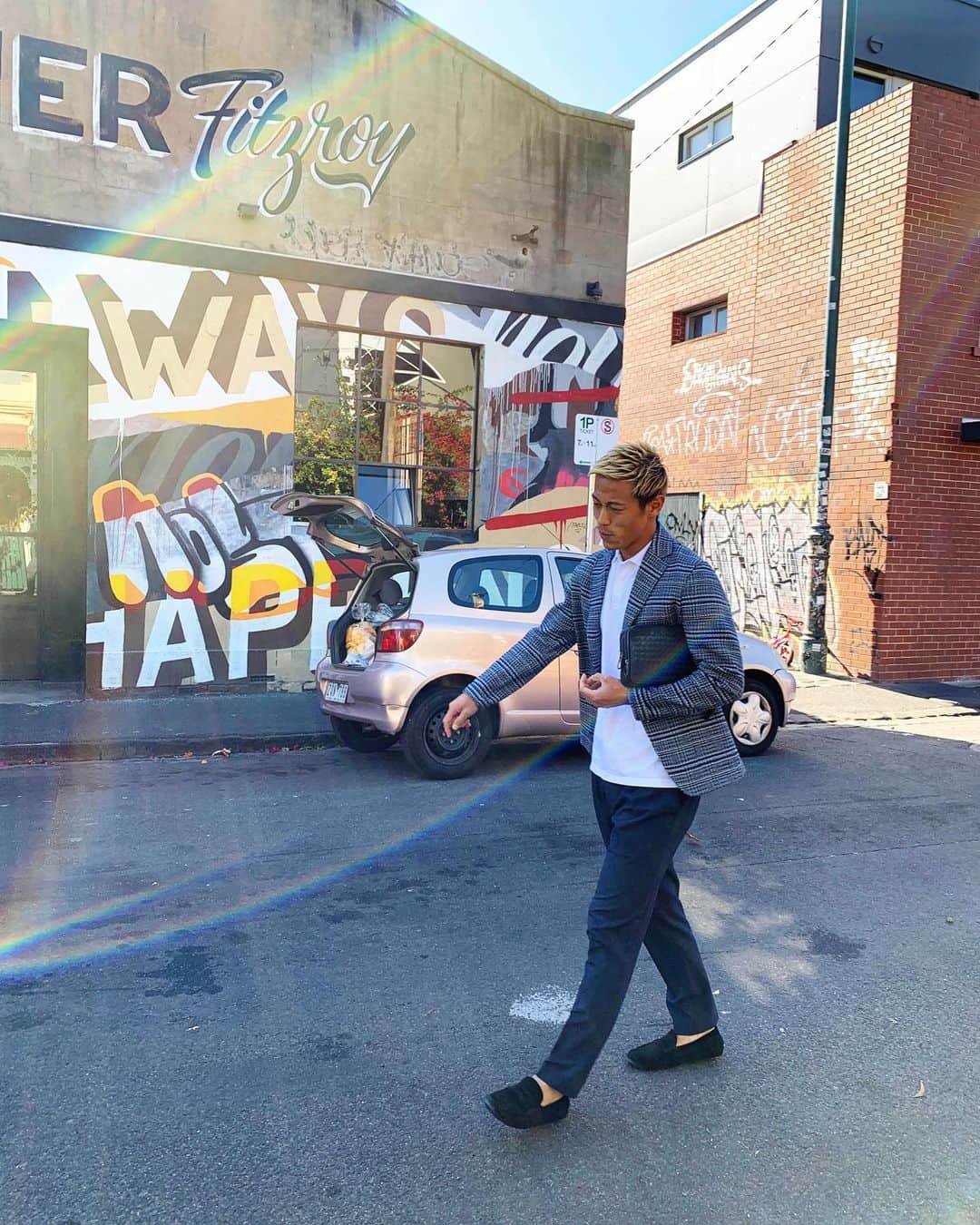 本田圭佑さんのインスタグラム写真 - (本田圭佑Instagram)「Walking down the street. #melbourne #wallart」5月8日 20時04分 - keisukehonda