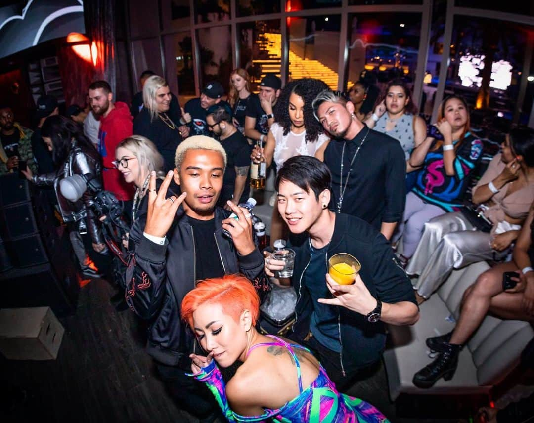 DJ ACEさんのインスタグラム写真 - (DJ ACEInstagram)「🇺🇸🇯🇵 ﻿ Was fun w/ TEAM @slushiimusic ﻿ ﻿ #MissThem﻿ #最高だった﻿ #LasVegas #SeeYaInJAPAN😎」5月8日 20時21分 - ace1djace