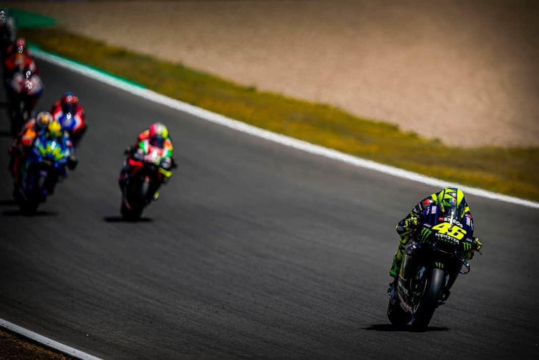 バレンティーノ・ロッシさんのインスタグラム写真 - (バレンティーノ・ロッシInstagram)「Jerez circuit,Spain Sunday,MotoGP Race 📸 @falex79 @gigisoldano @jesusrobledo @calloalbanese」5月8日 20時13分 - valeyellow46