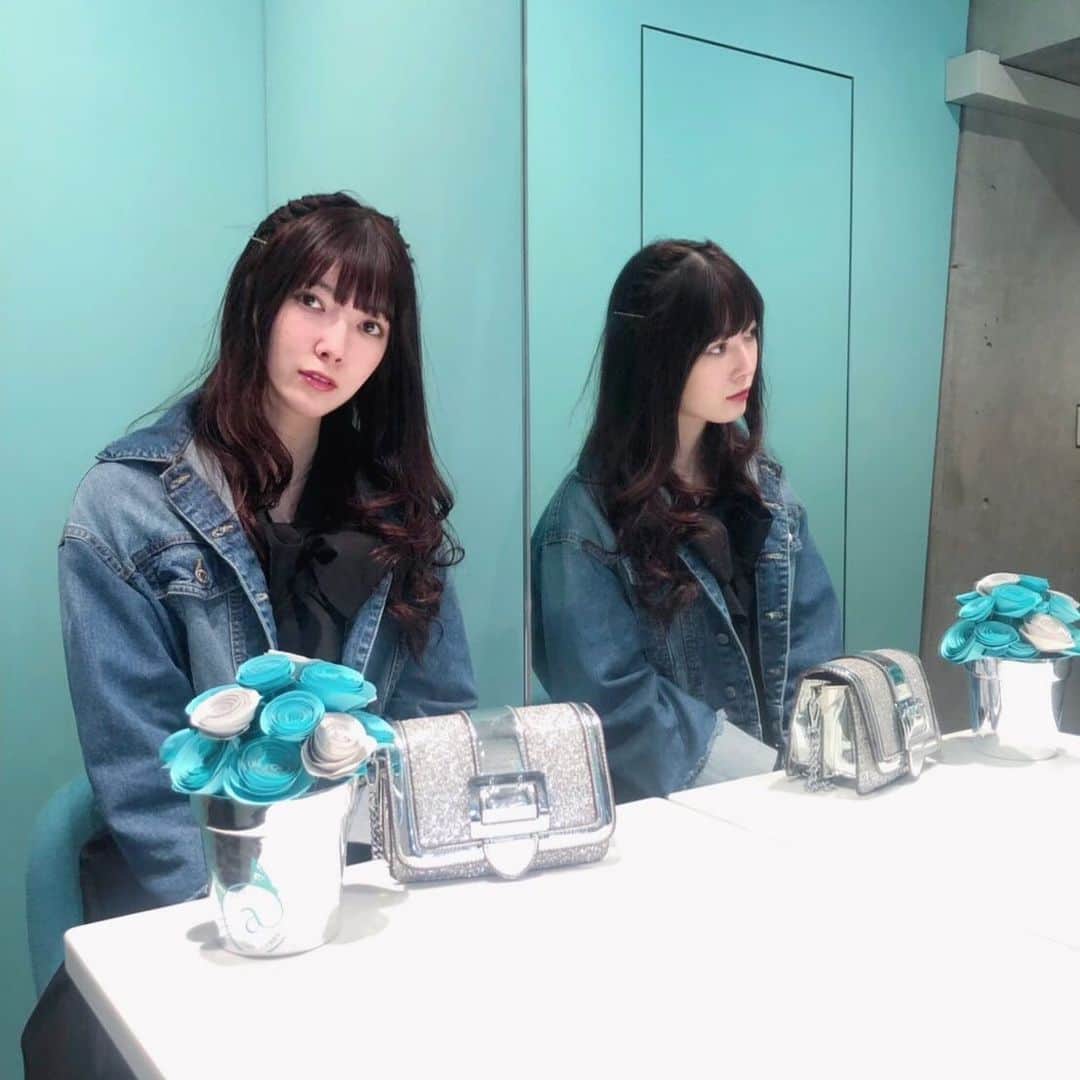 日下部美愛のインスタグラム：「💙💙💙 . . #photo #japan #model #me #code #fashion #makeup #followme #instagood #camera #instadaily #dailylook #ootd #한국 #맞팔 #사진 #데일리 #데일리룩 #인스타사진 #인스타그램 #일본인」