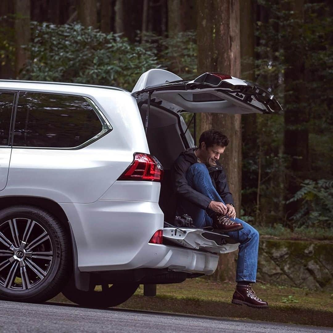 Lexus USAのインスタグラム：「Superb hiking partner. #LexusLX」