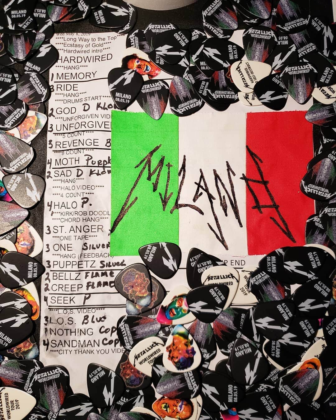メタリカさんのインスタグラム写真 - (メタリカInstagram)「Milan setlist! #MetInMilan #MetInMilano #Metallica #WorldWired」5月9日 6時33分 - metallica