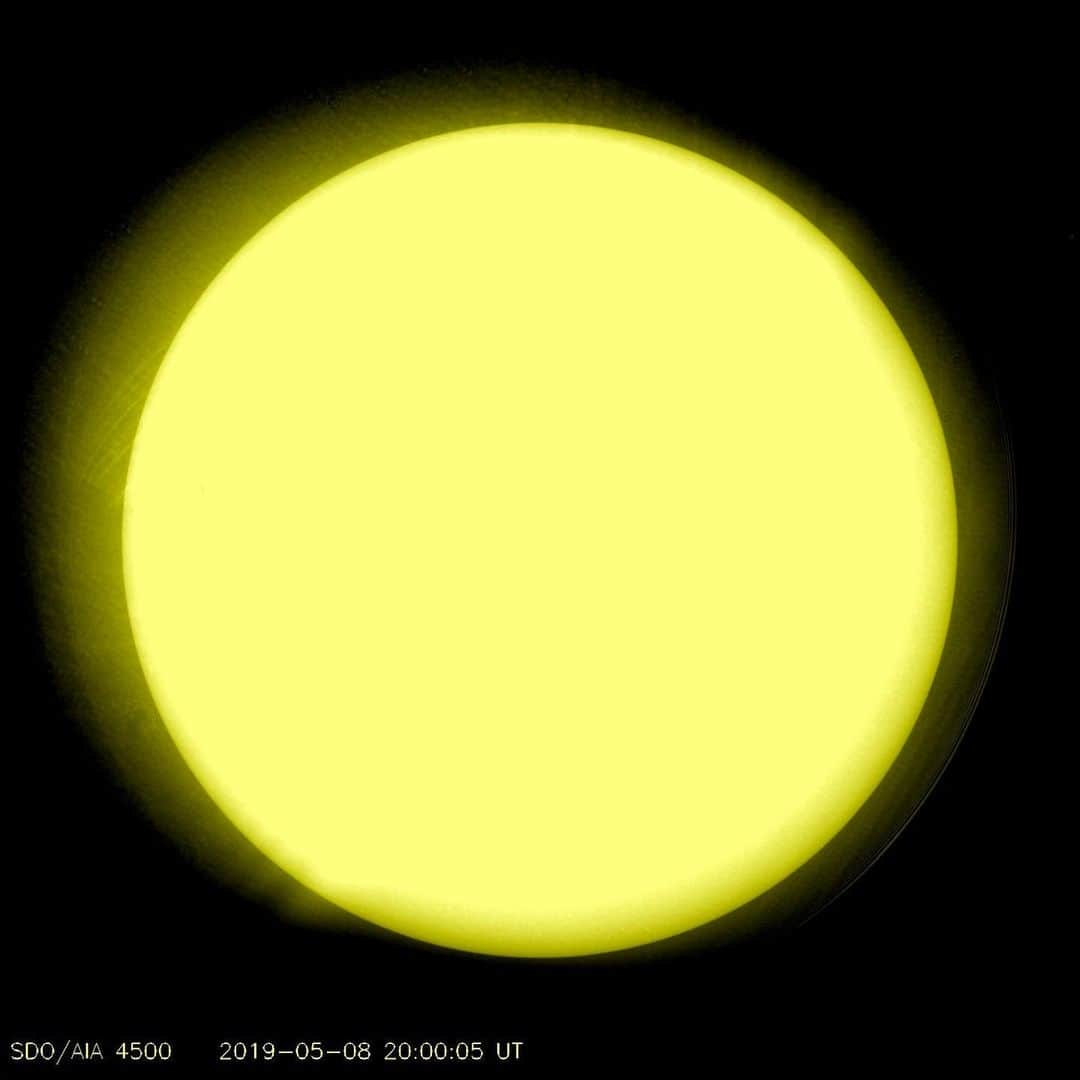 NASAさんのインスタグラム写真 - (NASAInstagram)「It’s lit. 😎⁣ ⁣ The Solar Dynamics Observatory (SDO) provides views of the Sun in detail never before possible. Launched on February 11, 2010, SDO provides ultra high-definition imagery of the Sun in 13 different wavelengths.⁣ ⁣ Each wavelength highlights a specific aspect of the Sun’s atmosphere, from the surface all the way to upper reaches of the corona. ⁣ ⁣ Scroll through these SDO images captured today to see which solar regions were lit!⁣ Find the regional description of your favorite shots below 👇 ⁣ Image Credit: NASA⁣ ⁣ #NASA #Sun #Science #Lit #Star #Details #Solar」5月9日 6時41分 - nasa