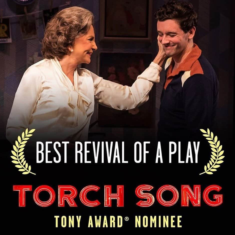 マイケル・ユーリーさんのインスタグラム写真 - (マイケル・ユーリーInstagram)「❤️❤️❤️❤️ the torch burns on! @torchsongbway @thetonyawards @theharveyfierstein @richiejacksongaydad」5月9日 6時54分 - michaelurielikesit