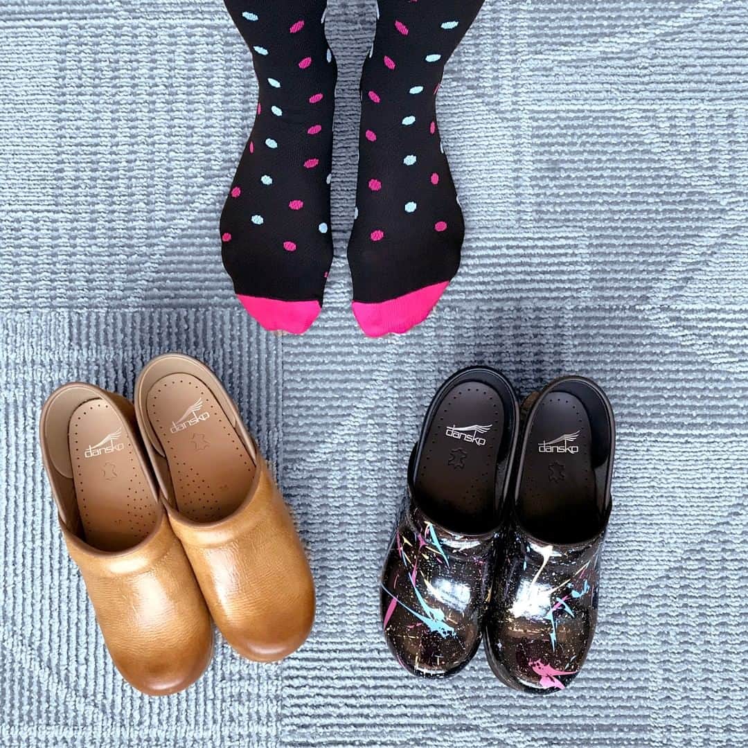 ダンスコのインスタグラム：「Did someone say Nurses Week...? To all you hardworking nurses out there, we appreciate you and even more, we love seeing the crazy socks you wear with our shoes. For a chance to win a new pair of clogs and a pair of Lily Trotters compression socks, enter below. Check back each day of Nurses Week for another chance to win. How to Enter:  1) Follow @dansko  2) Tag a nurse in the comments.  If you love the socks in our posts this week, be sure to follow @lilytrotters .  Giveaway Rules:  Giveaway runs 05/07/19 at 6:00 PM EST - 05/10/19 at 11:59 PM EST. No purchase necessary. One winner will be randomly selected and notified via DM. Winner will receive one pair of the color splash patent Professional Dansko® clogs and one pair of Lily Trotters socks with a total estimated retail value of $150. Giveaway not associated with Instagram. Full terms and conditions.」