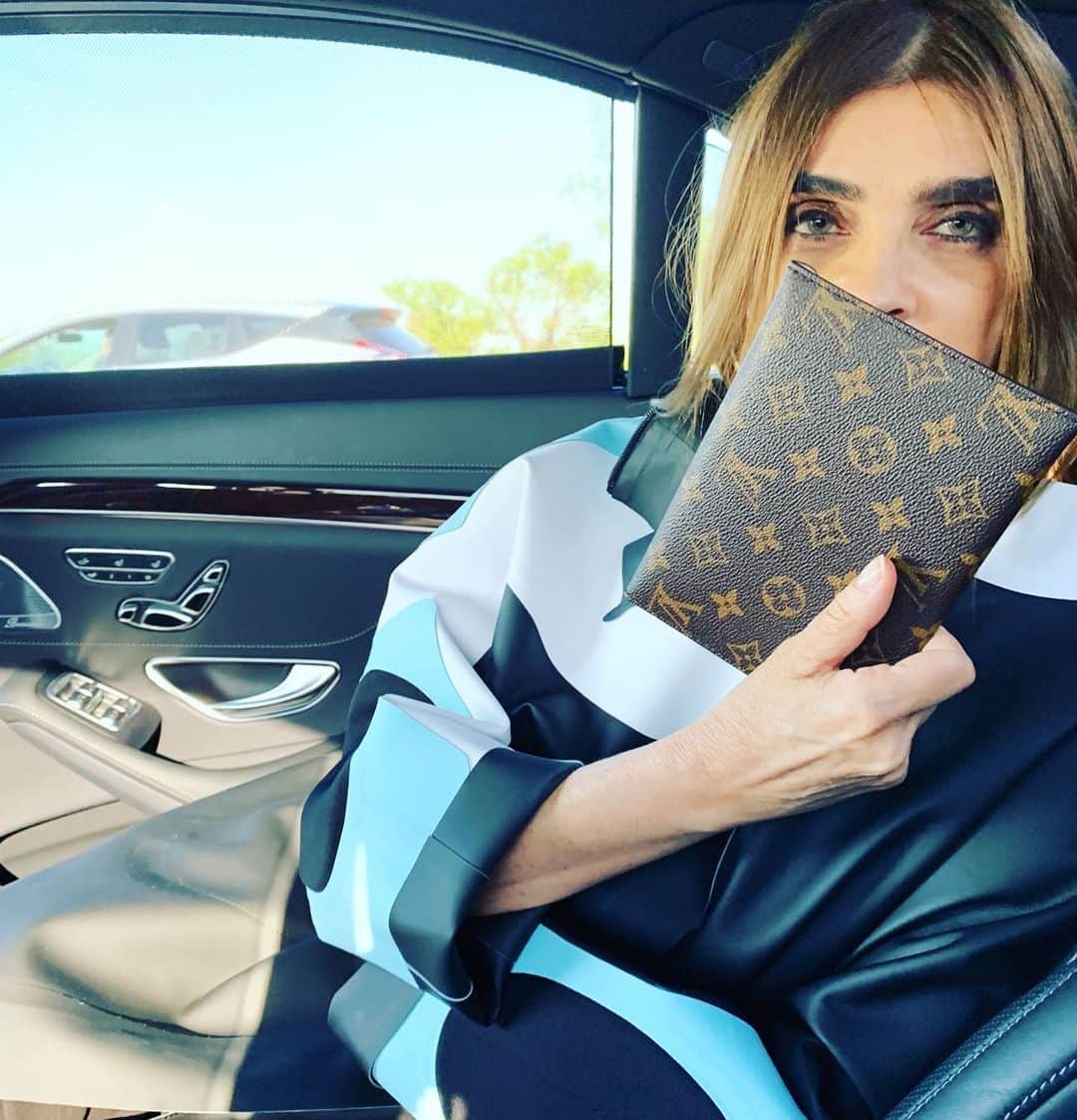 のインスタグラム：「Light traveler, passeport only #lvcruise #twa」