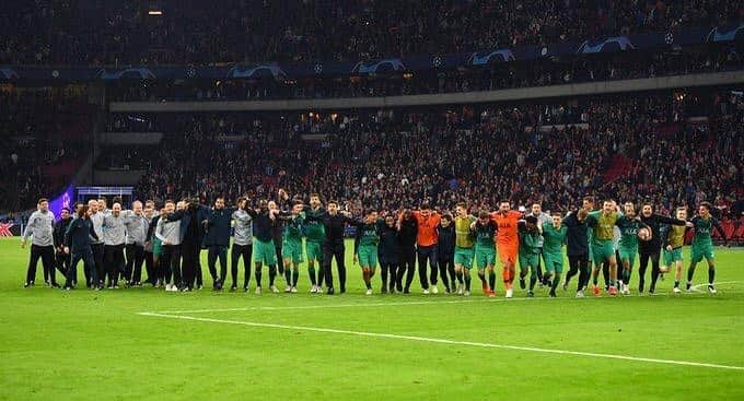 ハリー・ウィンクスさんのインスタグラム写真 - (ハリー・ウィンクスInstagram)「So proud of the team, never gave up from start to finish! 💙💙 bring on the @championsleague final😏😜🙌」5月9日 7時11分 - harrywinks