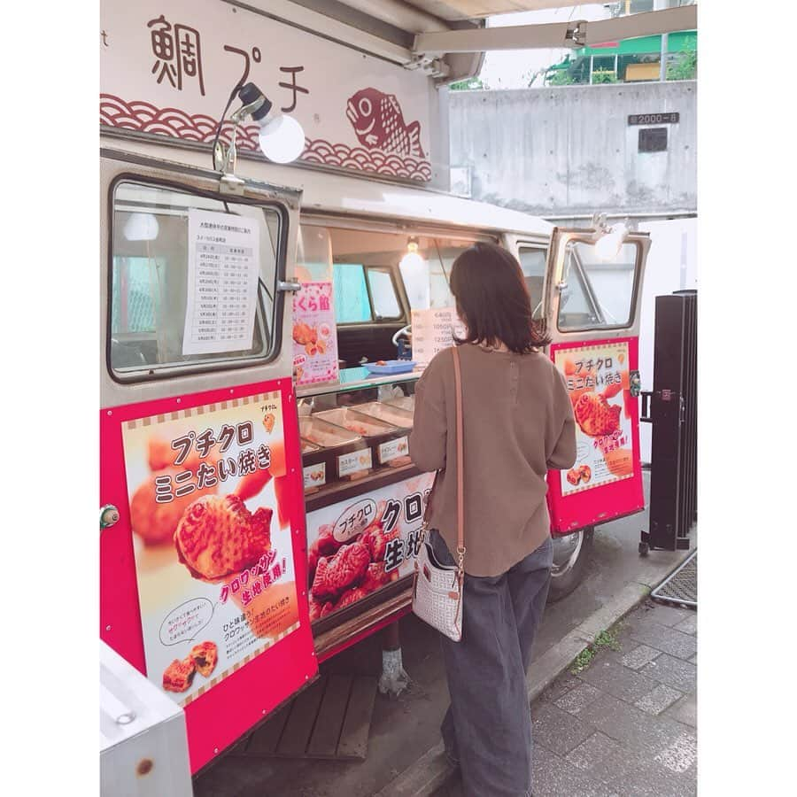 有明ゆなさんのインスタグラム写真 - (有明ゆなInstagram)「帰りに駅前に気になる車が！！！ プチクロミニたい焼き(^^)？！ サイズも小さいから 買ってみちゃった♡ サクサクで美味しかった♪ お散歩するといろんなお店があって 楽しいよね！ . . . . #金町 #金町駅 #車 #鯛プチ #ミニたい焼き #駅前 #ミニサイズ #minisize #mini #チョコレート #キャメル #カスタード #可愛い」5月9日 7時25分 - ariake_yuna