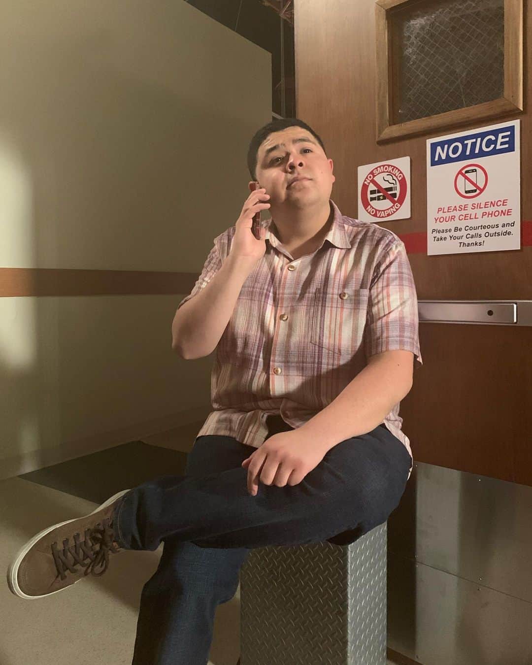 リコ・ロドリゲスのインスタグラム：「The season 10 finale of Modern Family is tonight! Lots of crazy life adventures are happening within the Dunphy Pritchett-Delgado family 👀😂 Tune in at 9|8c on @abcnetwork, you don’t wanna miss it!」