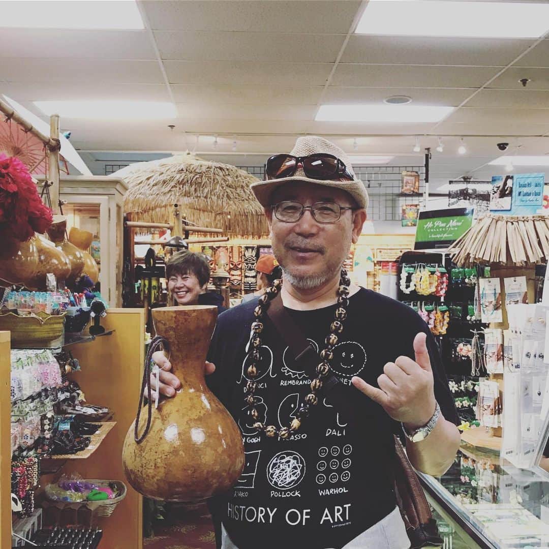 小泉里子さんのインスタグラム写真 - (小泉里子Instagram)「両親の40回目の結婚記念日旅行でした。これからも仲良く健康でいてね。 楽しい旅だった〜♡ #hawaii #母ツボの中」5月9日 7時20分 - satokokoizum1
