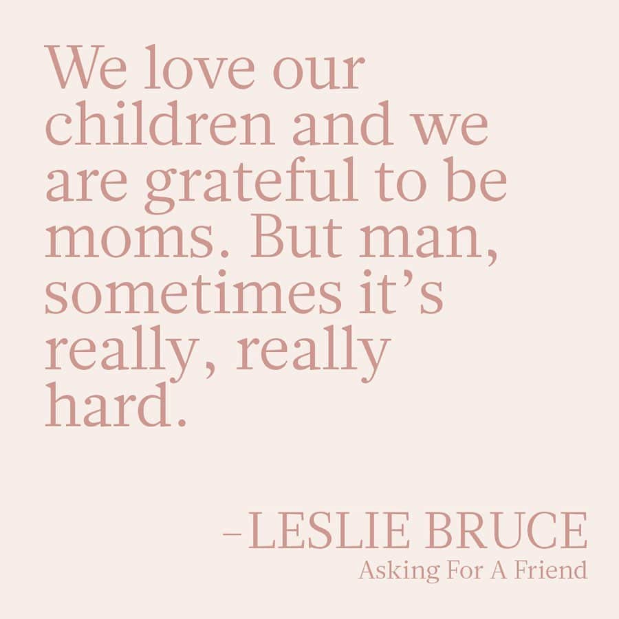 ローレン・コンラッドのインスタグラム：「My podcast @askingforafriend launches today and @leslieannebruce was kind enough to be my very first guest! We talk about her new book, You Are a F*cking Awesome Mom, and the transition into Motherhood. This is just one of many topics that I will be covering on this podcast, but with Mother’s Day approaching this one felt right to kick off with 😊 You can listen to the episode for free on Apple Podcasts, Spotify or wherever you get your podcasts x」