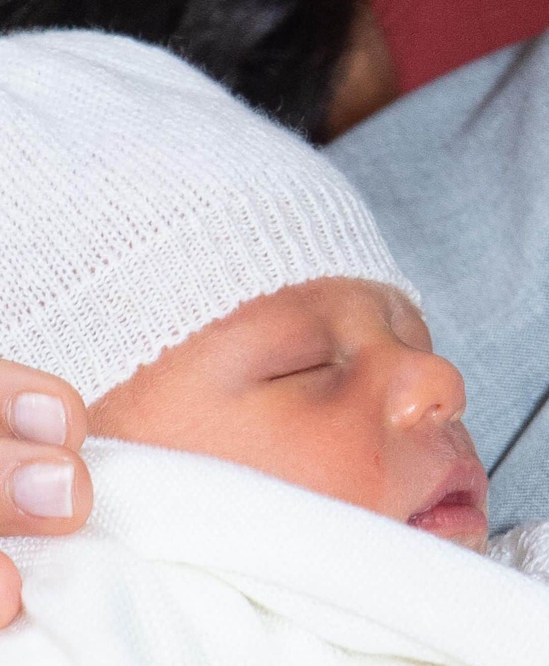 Just Jaredさんのインスタグラム写真 - (Just JaredInstagram)「Meet the new Royal Baby! Prince Harry and Duchess Meghan Markle debuted their adorable baby boy earlier today. Click the LINK IN BIO for many more photos! #PrinceHarry #MeghanMarkle Photos: Getty」5月8日 22時47分 - justjared