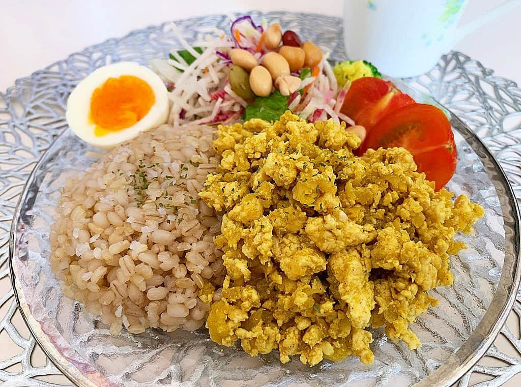 さーたんさんのインスタグラム写真 - (さーたんInstagram)「* * * 今朝の減量飯💕 * カレー味の鶏そぼろ🐓❤️ ってゆうか鶏のドライカレー（笑） 見た目が鶏のエサみたいなのは...🤫 * * ちょっとずつだけど痩せてきてるし いい感じ〜✌️😝 * * #食べたら動く #食べたいから動く #動いたら食べる #食べたいけど痩せたい #食欲旺盛  #さーたんと減量 * * #サマスタ #サマースタイルアワード  #ssa #ビューティーフィットネス #ビューティーフィットネスモデル #モノキニ #ビキニ #ダイエット #diet #減量 #痩せる #痩せたい #海 #水着 #スプリングカップ #優勝 #減量食 #コンテスト #フィットネス #bbj #ベストボディ #ベストボディジャパン」5月8日 22時55分 - saachi_10