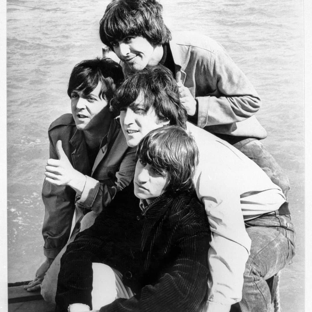 The Beatlesさんのインスタグラム写真 - (The BeatlesInstagram)「“Sometimes you get dizzy. But we usually hung together somehow. There’d always be somebody to lean on when there’s four of you. There’d always be somebody that would be together enough to pull you through the difficult phases." - John ➿ #TheBeatles #1960s ➿ Photo © Apple Corps Ltd.」5月8日 23時01分 - thebeatles