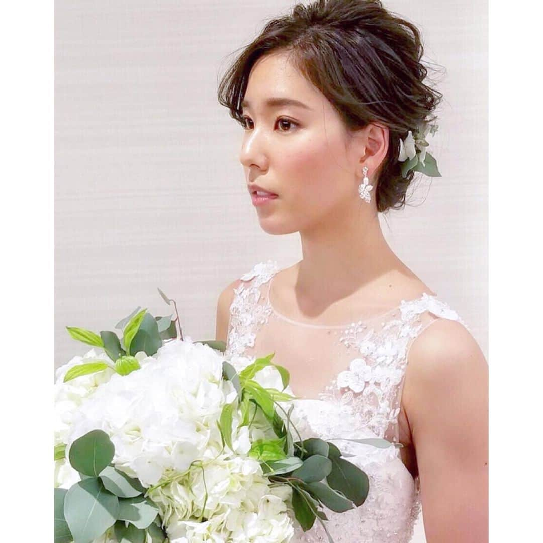 布川桃花さんのインスタグラム写真 - (布川桃花Instagram)「先日、舞浜シェラトンホテルの BRIDAL FAIR×THREEのビューティーイベントに 出演させて頂きました！ . シェラトンの開業31周年記念日という節目の 大きなショーに出られて光栄です🙏🏻❤️ . @threecosmetics のメイクアップアーティストさんが ステージ上で結婚式当日にオススメなメイクの仕方を 実演しながら仕上げてくださいました🧚🏻‍♀️ . #シェラトングランデ東京ベイ  #THREE」5月8日 23時09分 - momoka_fukawa