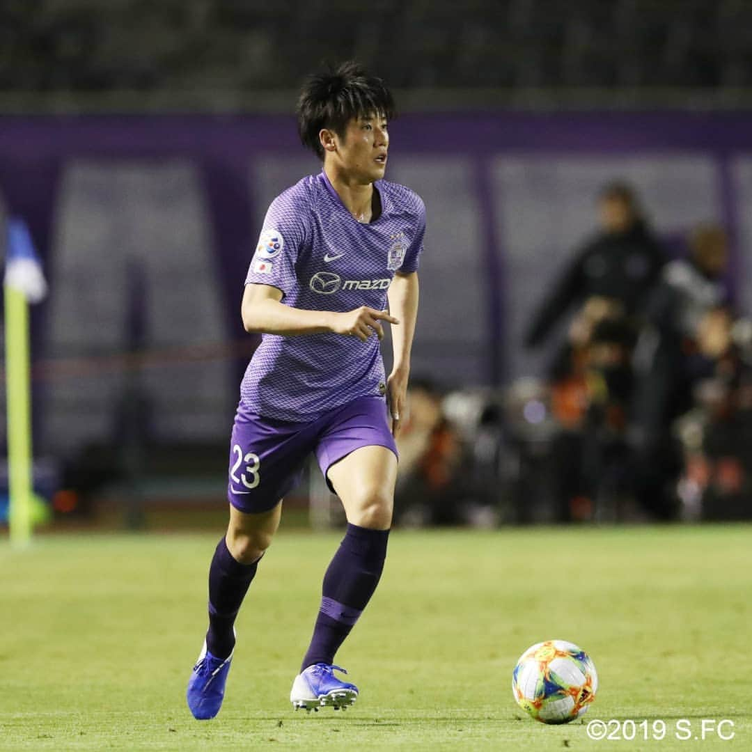 サンフレッチェ広島さんのインスタグラム写真 - (サンフレッチェ広島Instagram)「⚽AFCチャンピオンズリーグ　グループステージ第5戦　試合結果⚽ サンフレッチェ広島　1-0　広州恒大 前半：1-0 後半：0-0 【得点者】佐々木翔  この結果、グループ首位でラウンド16進出が決定しました🙌 平日ナイトゲームにもかかわらず、熱いご声援をありがとうございました🙇  #清水航平選手 #佐々木翔選手 #森島司選手 #野津田岳人選手 #東俊希選手 #松本泰志選手 #荒木隼人選手 #野上結貴選手 #sanfrecce #ICHIGAN」5月8日 23時09分 - sanfrecce.official